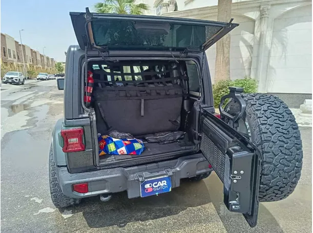 Car image 23