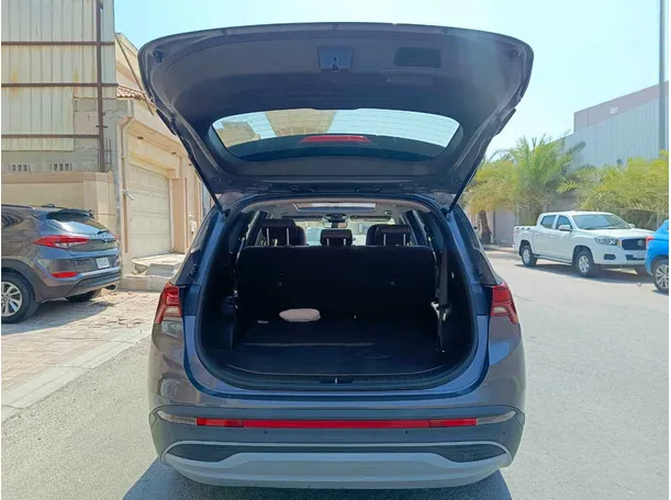 Car image 27