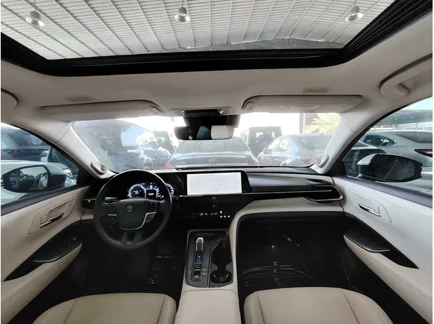 Car image 26