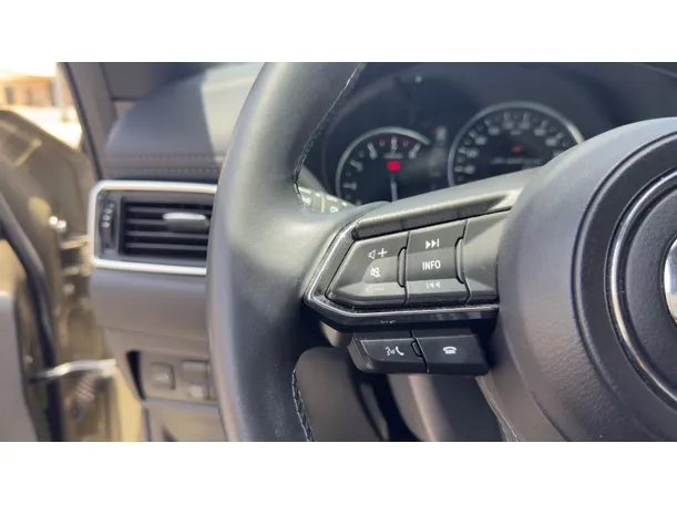 Car image 26