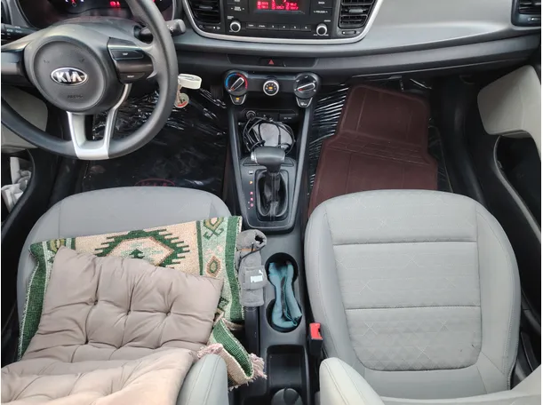 Car image 17