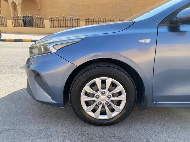 Car image 9