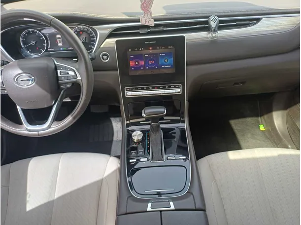 Car image 15