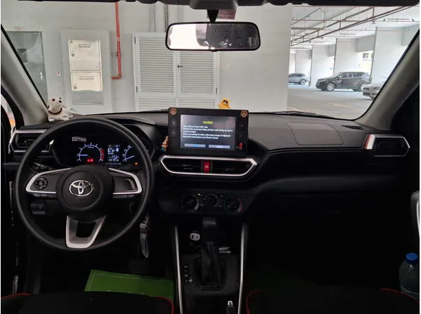 Car image 15