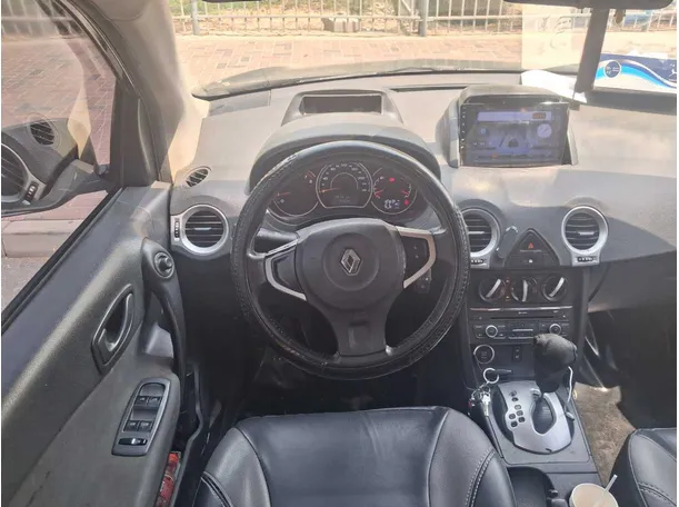 Car image 18