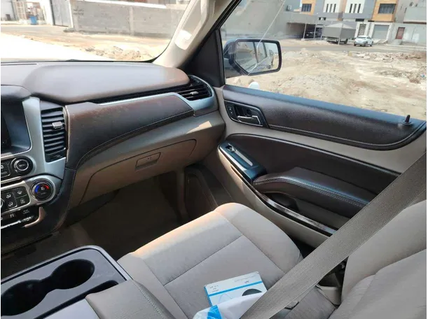 Car image 26
