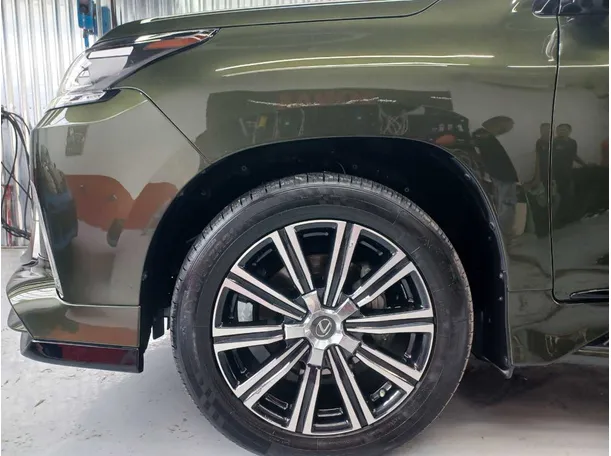 Car image 9