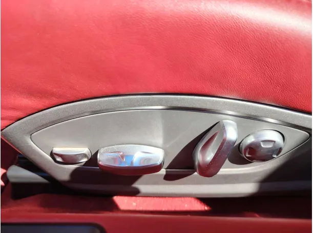 Car image 27