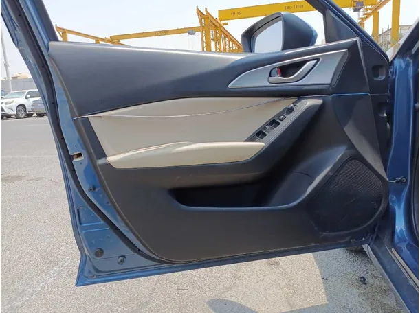 Car image 10