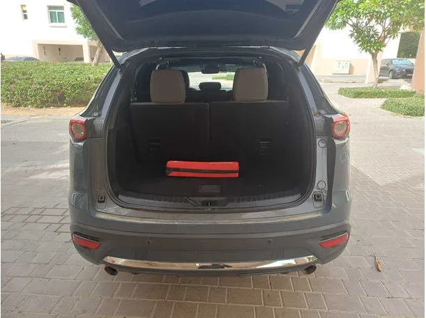 Car image 19