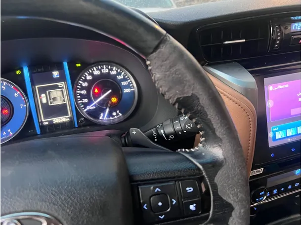 Car image 21