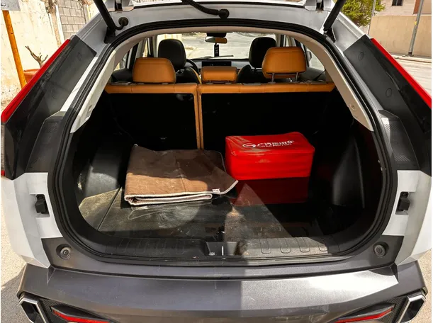 Car image 22