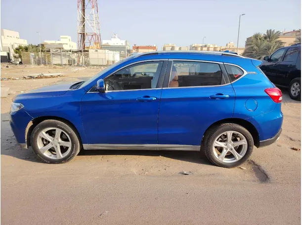 Car image 9