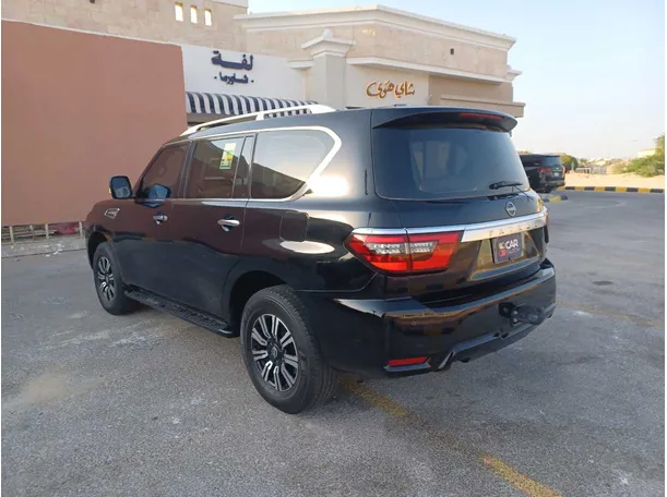 Car image 7