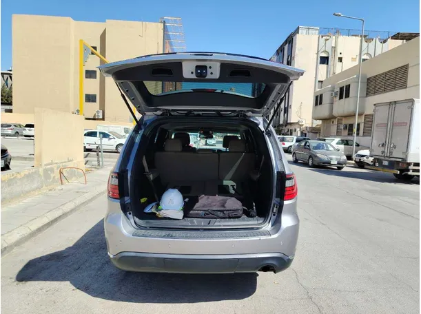 Car image 19