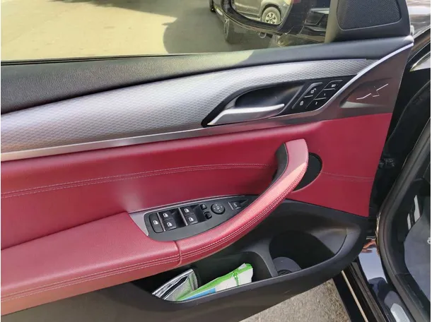 Car image 36