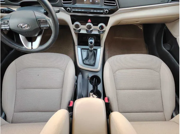 Car image 17