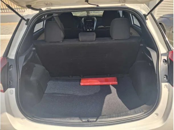 Car image 10