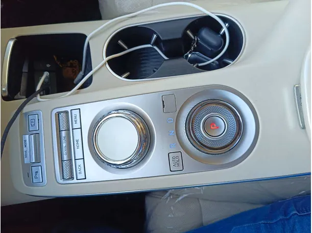 Car image 20
