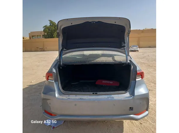 Car image 23