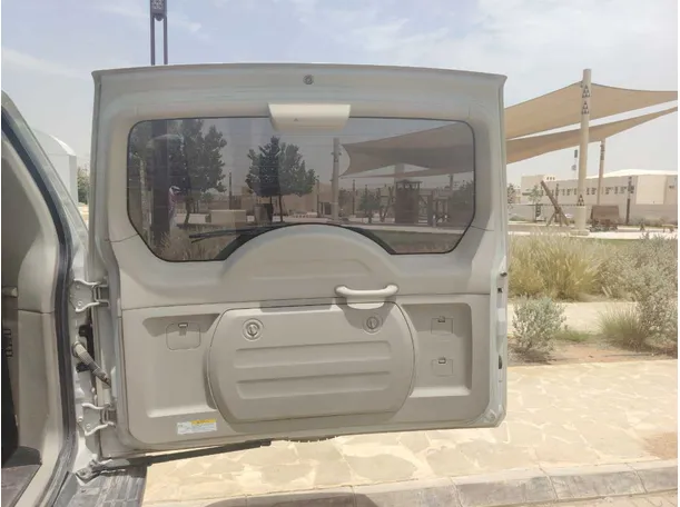 Car image 27