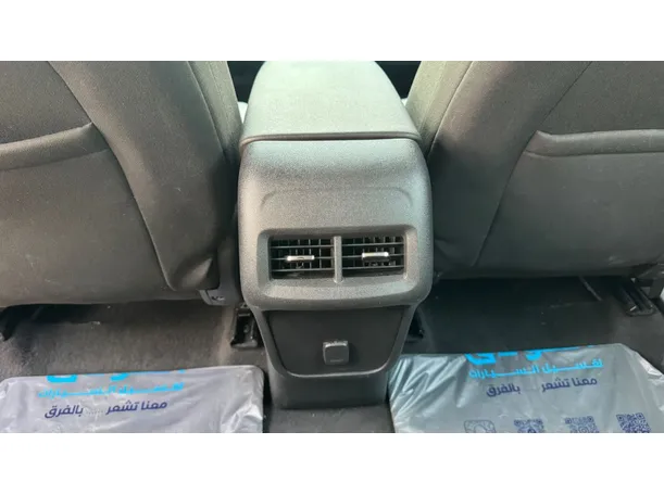Car image 25