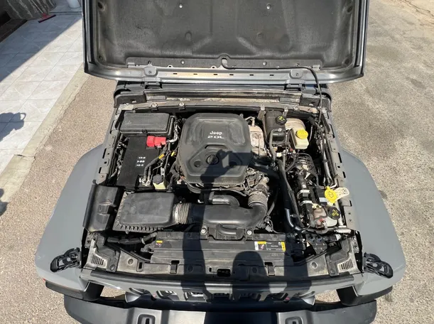 Car image 25