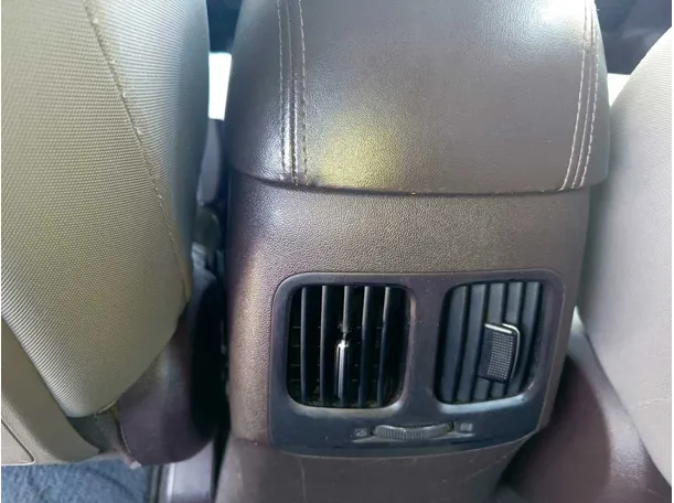 Car image 29