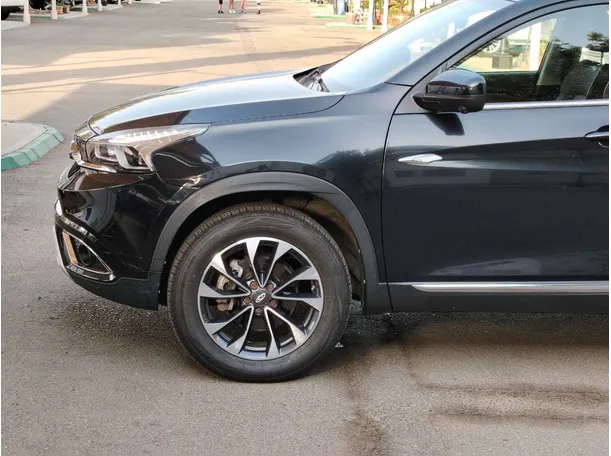 Car image 9