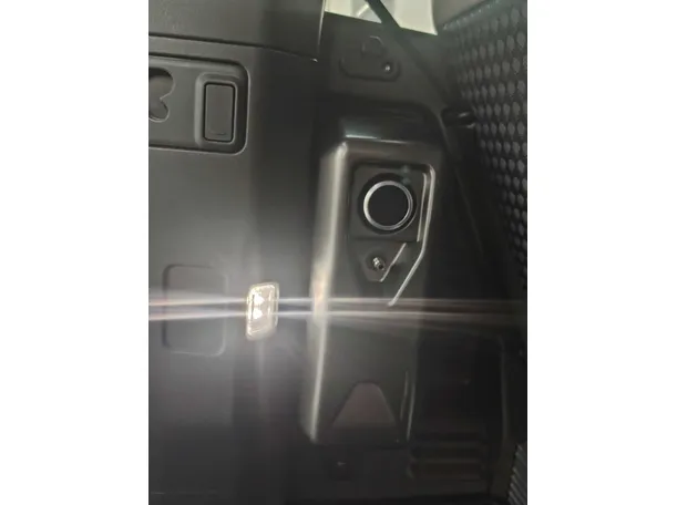 Car image 28