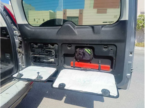 Car image 32