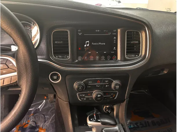 Car image 18