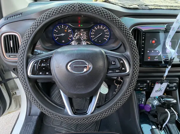 Car image 16