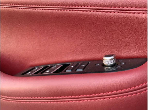 Car image 29
