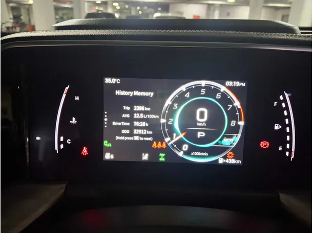 Car image 11