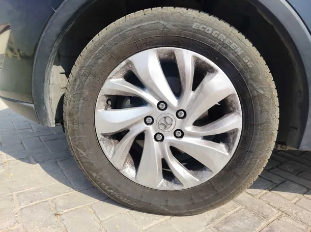 Car image 10