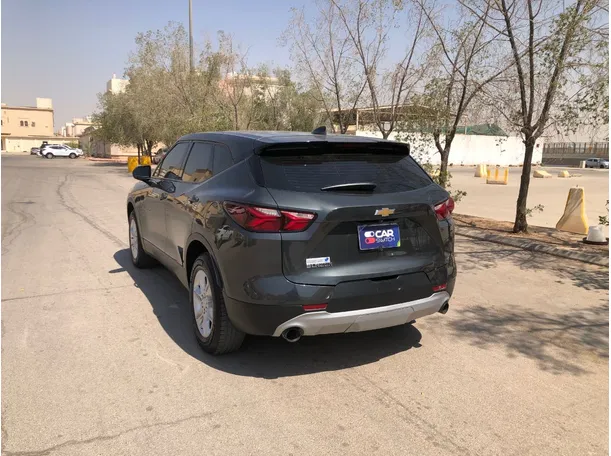 Car image 7