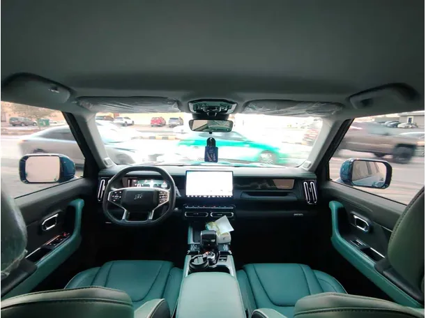 Car image 19