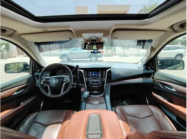 Car image 18