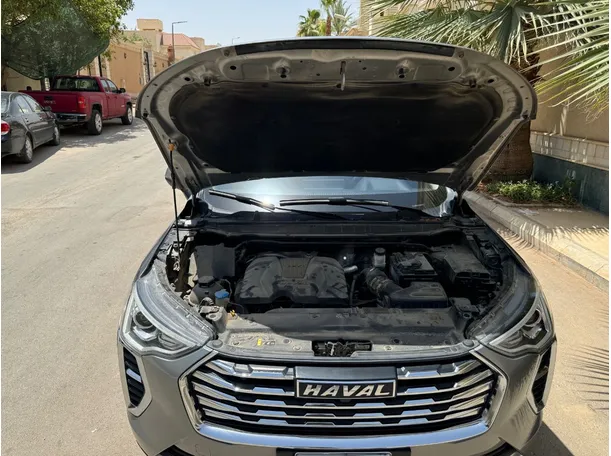 Car image 25