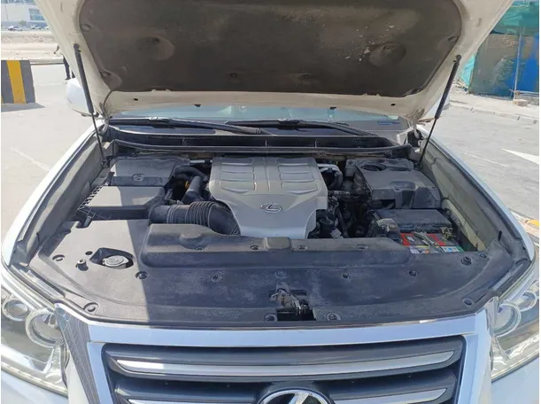 Car image 26