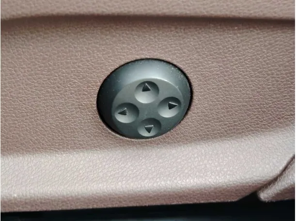 Car image 31