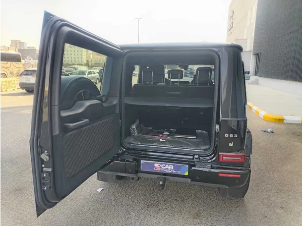 Car image 27