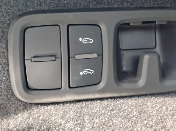 Car image 35