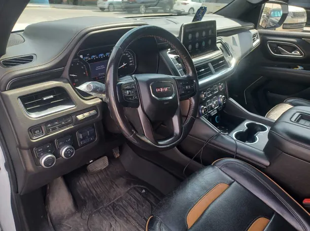 Car image 10