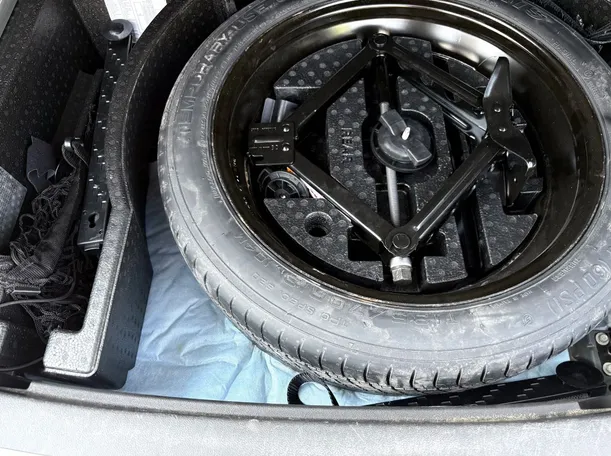 Car image 29