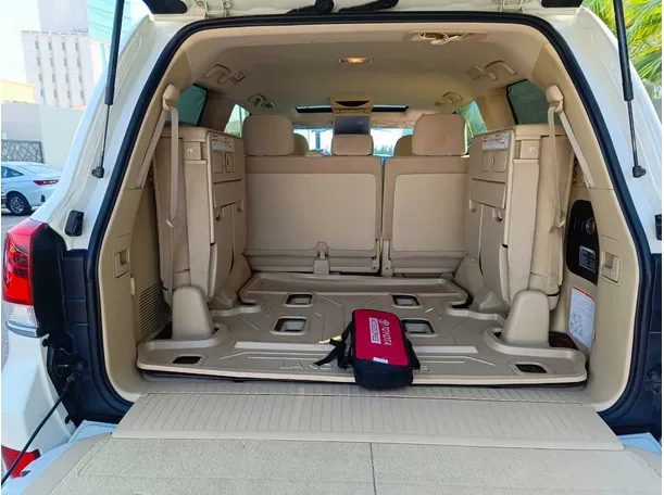 Car image 32