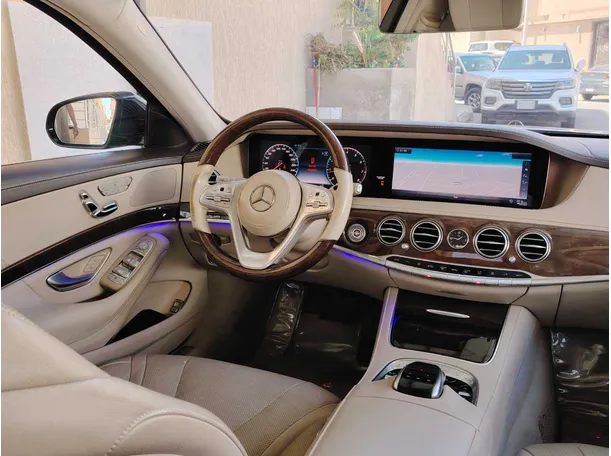 Car image 21