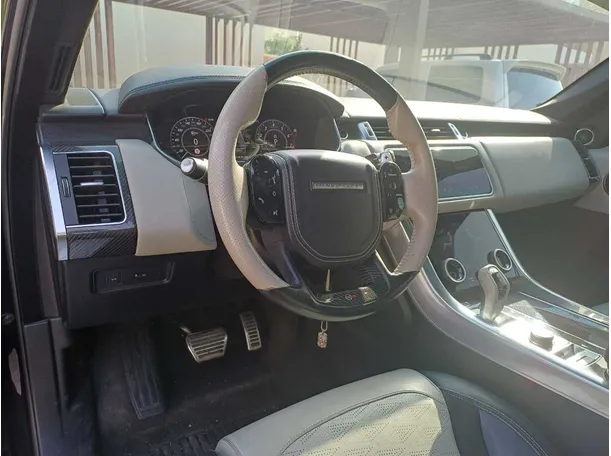 Car image 11