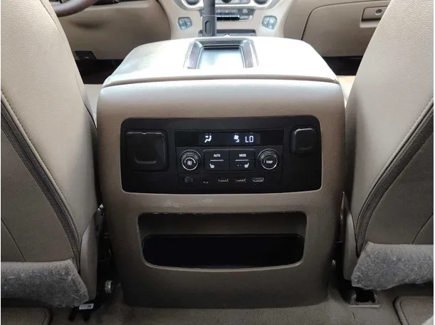 Car image 38